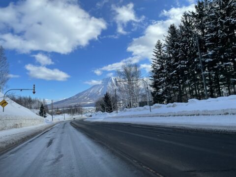 Road conditions from Kutchan to Yoichi with Mt.Yotei in March